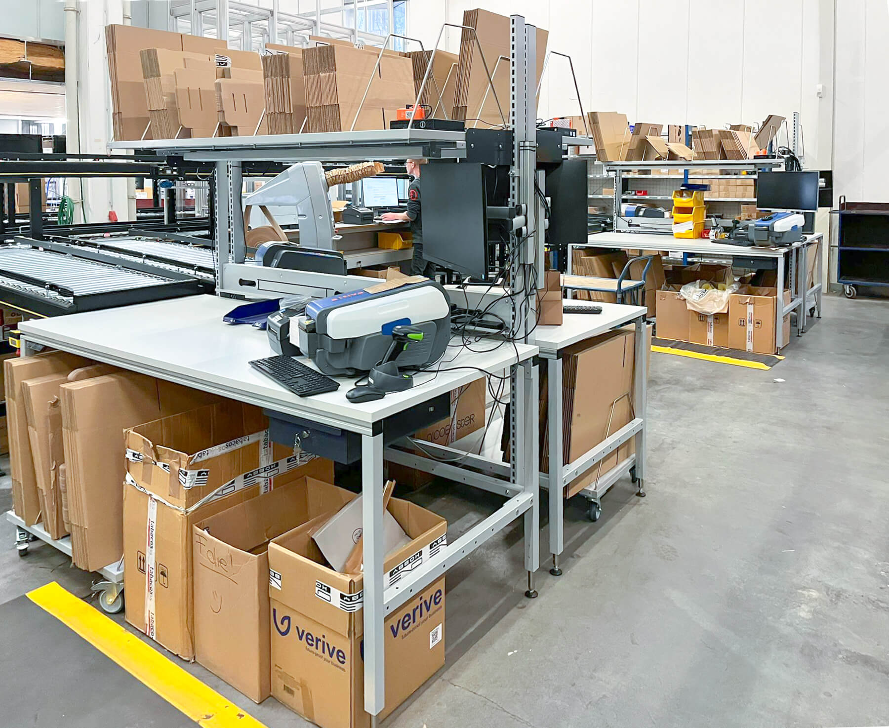 ERGO_line-Packtisch-ERGO_Basic-Tabaf_Ring-Hannover-001 ERGO-line Packtisch ERGO-Basic mit Monitorhalterung am Schwenkarm
